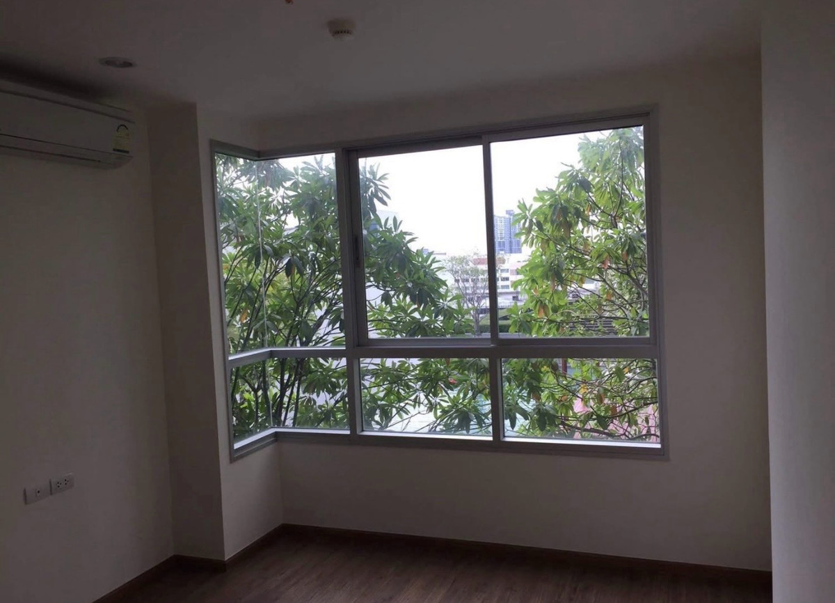 For SaleCondoRattanathibet, Sanambinna : Urgent sale! Condo U Delight Rattanathibet 
Located at Khae Rai intersection, convenient to travel by 2 electric train lines, blue and pink. Entrance to the front of the condo Next to the mall (under construction), there is a 7-11 on the ground floor.