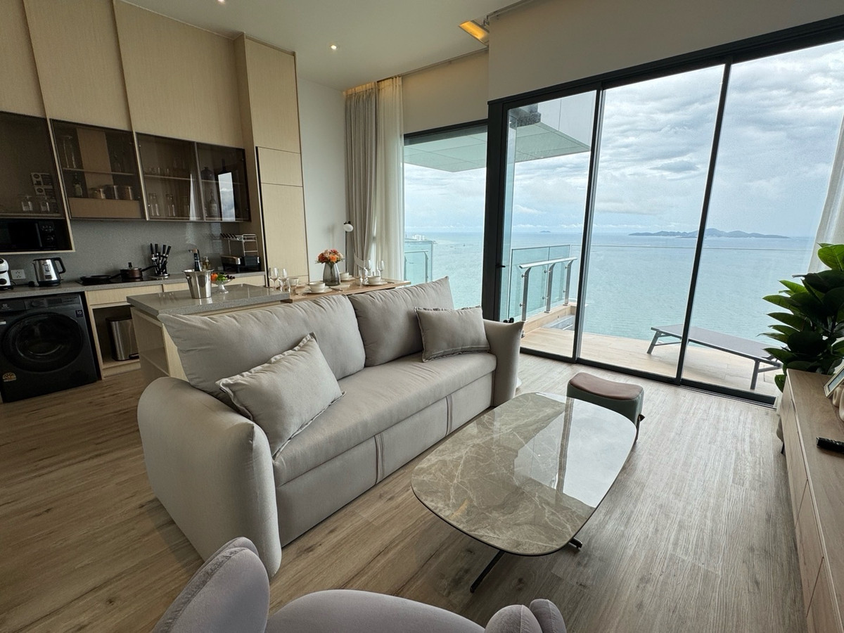 ให้เช่าคอนโดพัทยา บางแสน ชลบุรี สัตหีบ : 2 Bedroom with Private Jacuzzi Pool and Private Elevator - Arom Wongamat Pattaya