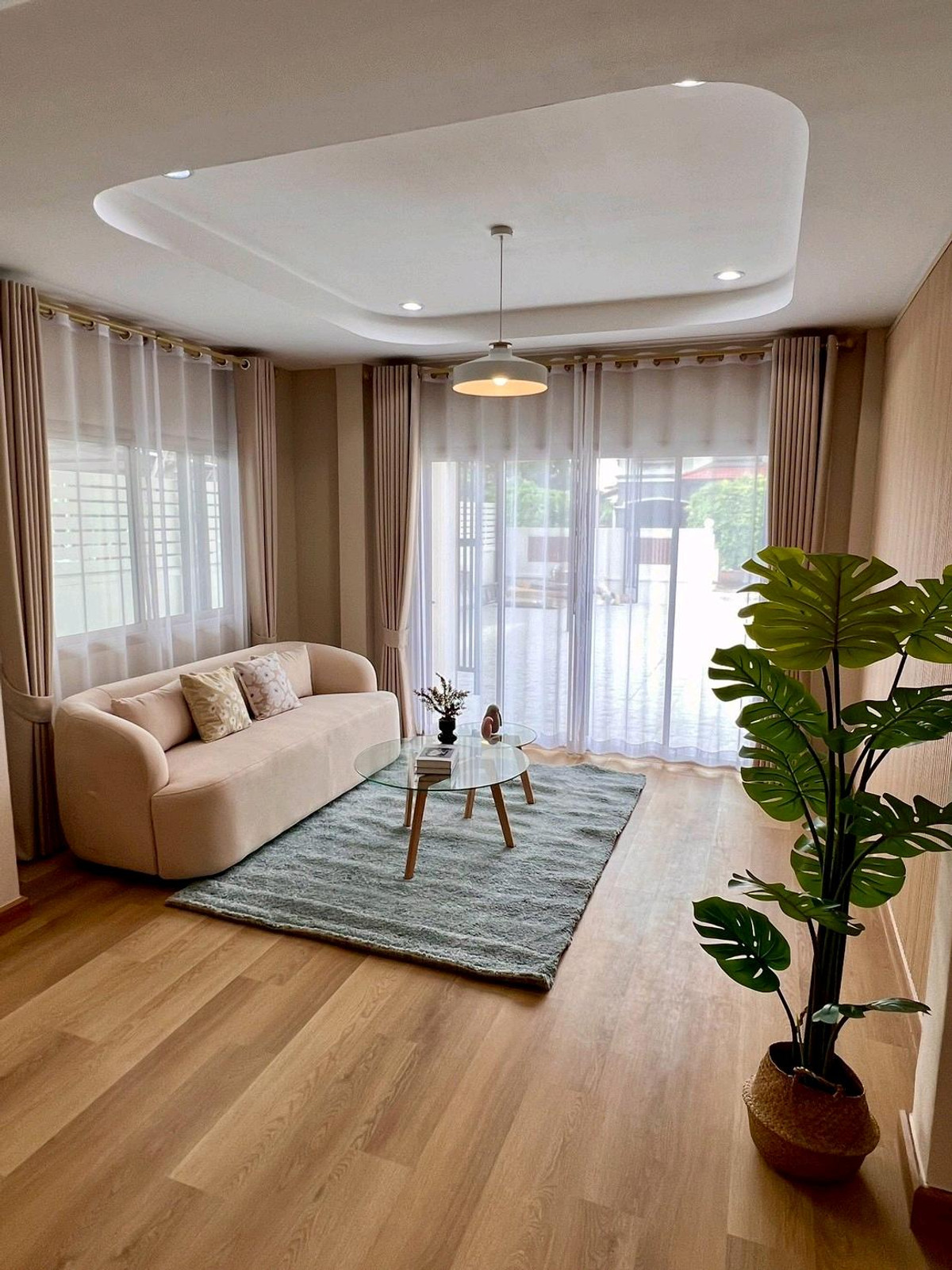 For SaleHouseNawamin, Ramindra : 2-story detached house, KC Garden Home Village, Nimitmai 40, Suvarnabhumi Airport. Minburi BTS Station 2 lines, Sarasart Nimitmai School Fashion Island Department Store, Promenade, Amorini Lotus, Makro, Big C, Minburi Provincial Court government office.