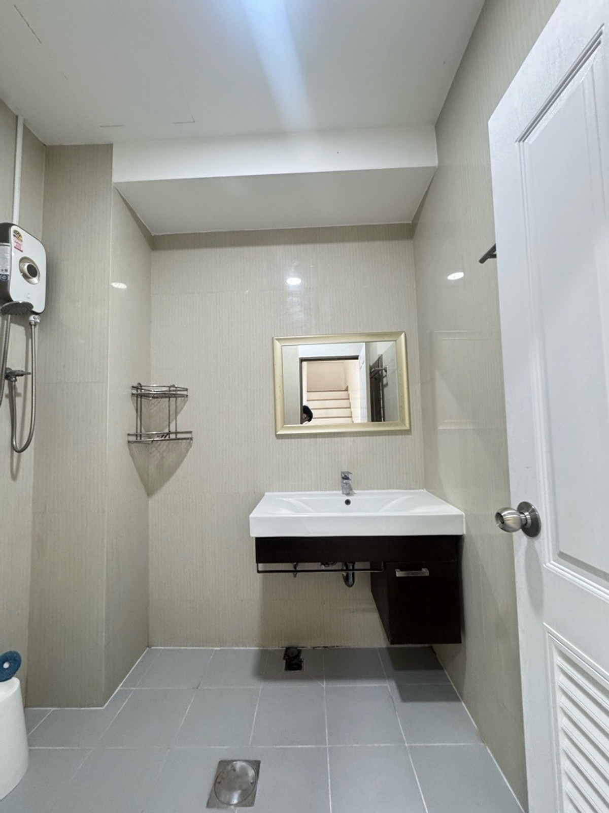 ให้เช่าทาวน์โฮมรัชดา ห้วยขวาง : 🌈ทาวเฮ้าส์2ชั้น รัชดา18 ห้วยขวาง บ้านใหม่ เฟอร์นิเจอร์ครบครัน เพิ่งรีโนเวทเสร็จ  ใกล้พระราม9 เหม่งจ๋าย ลาดพร้าว สุธิสาร5ห้องนอน 2ห้องน้ำ  ☀️