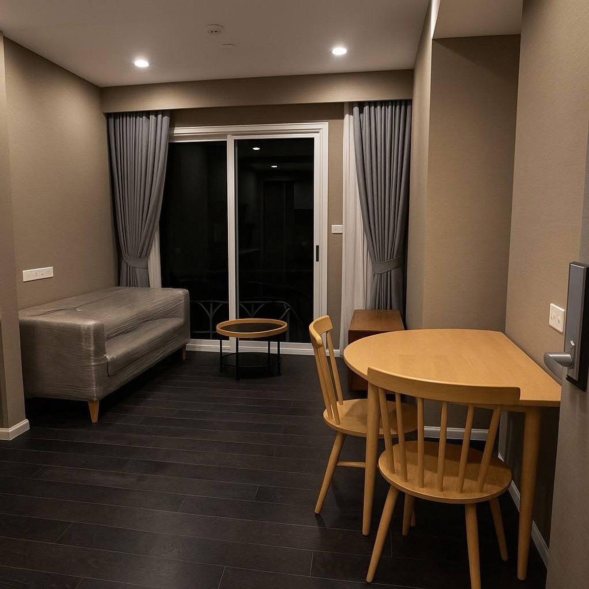 For RentCondoLadprao, Central Ladprao : For rent – ​​The Saint Residences ---- Brand new room , never rent before , on decoration-----