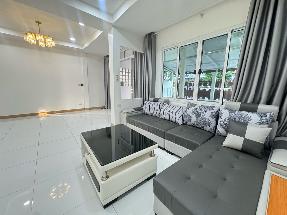 ให้เช่าทาวน์โฮมรัชดา ห้วยขวาง : 🌈ทาวเฮ้าส์2ชั้น รัชดา18 ห้วยขวาง บ้านใหม่ เฟอร์นิเจอร์ครบครัน เพิ่งรีโนเวทเสร็จ  ใกล้พระราม9 เหม่งจ๋าย ลาดพร้าว สุธิสาร5ห้องนอน 2ห้องน้ำ  ☀️