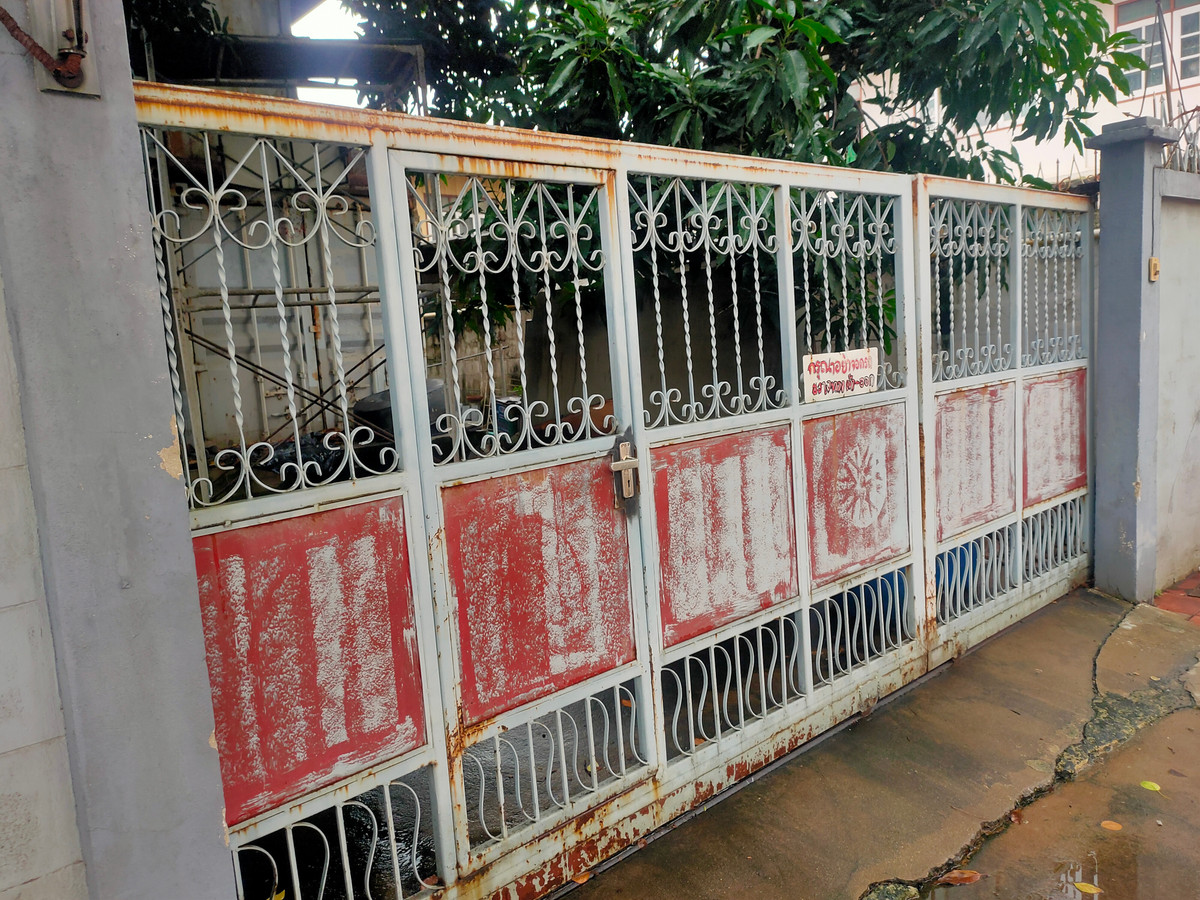 ให้เช่าที่ดินบางแค เพชรเกษม : ให้เช่าที่ดิน 40ตรว มี ตู้คอนเทนเนอร์ 2 ตู้ แบ่งเป็นห้องด้านในเป็นสัดส่วน  ทำเลเหมาะค้าขาย