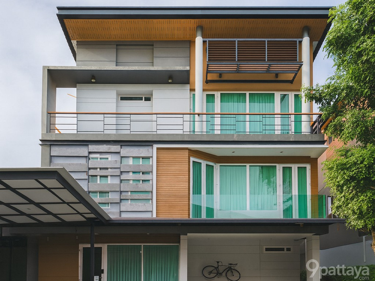 For RentHouseLadprao, Central Ladprao : For Rent & Sale | Luxury 3-Storey House – The Gallery House Pattern Phase 3 (Ladprao – Phahonyothin) ✨ Usable area: 430 sqm 5 Bedrooms | 6 Bathrooms Working room + multipurpose rooms 4-car parking Fully furnished