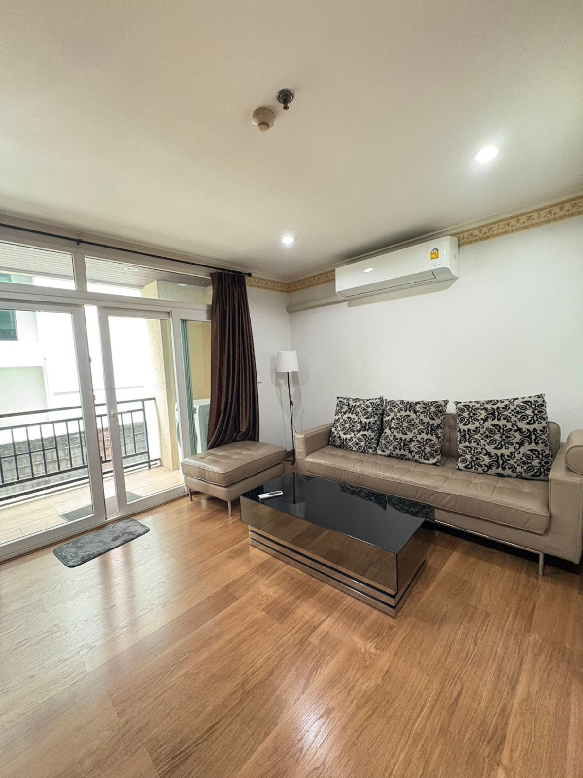 CondoSukhumvit, Asoke, Thonglor : ให้เช่า Wattana Suite (วัฒนาสวีท) ห้องใหญ่ สภาพดี สงบ ทำเลดี 