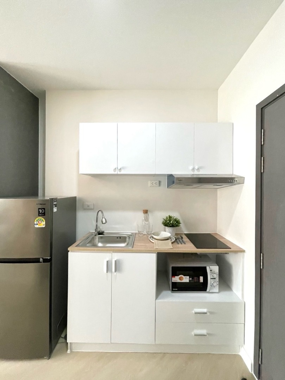 ให้เช่าคอนโดพระราม 9 เพชรบุรีตัดใหม่ RCA : 🔥ให้เช่าด่วน🔥ไอดีโอ นิว พระราม 9 ห้องแต่งสวย เฟอร์นิเจอร์ครบพร้อมเข้าอยู่ ใกล้ MRT พระราม 9