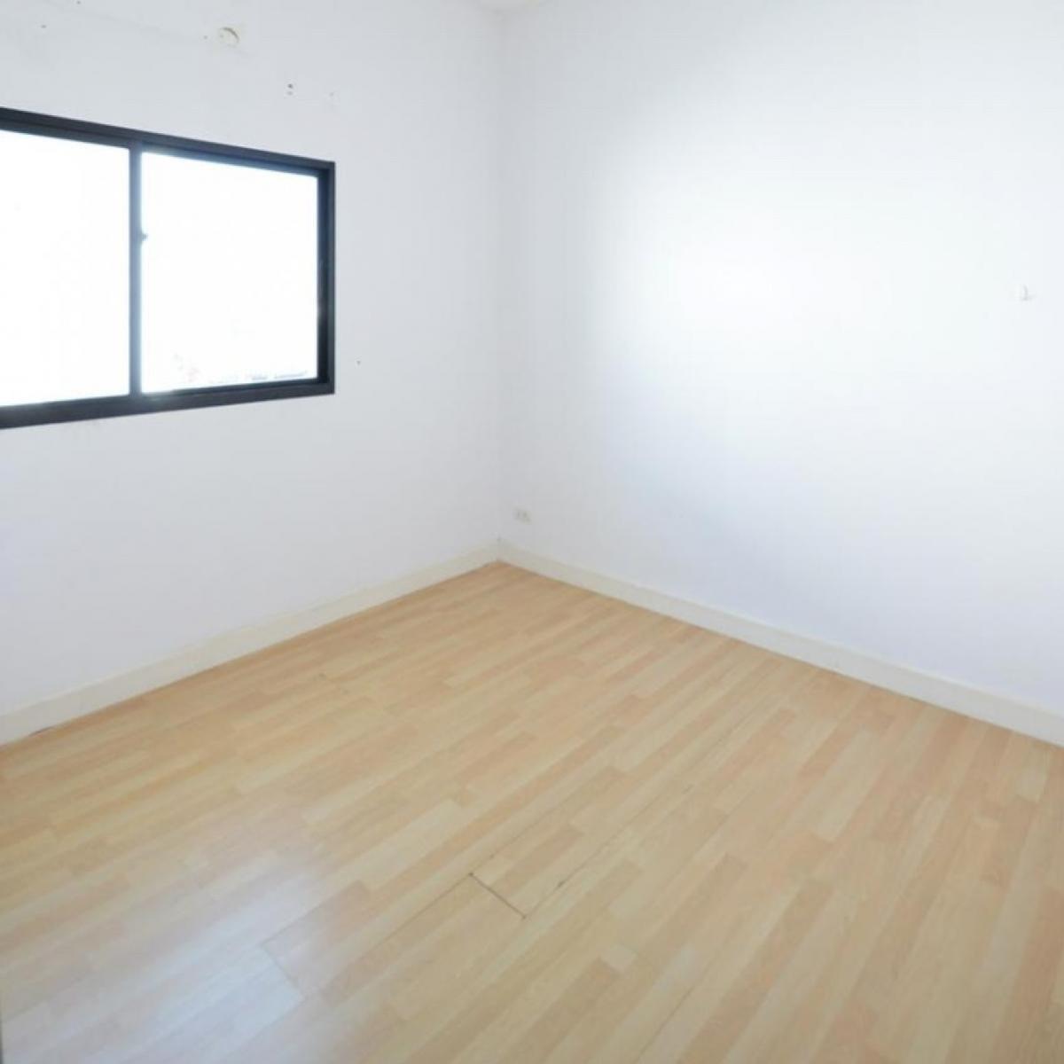 ขายทาวน์โฮมบางซื่อ วงศ์สว่าง เตาปูน : ขายทาวน์เฮ้าส์/ทาวน์โฮม  ฟลอรา วงศ์สว่าง วงศ์สว่าง เขต บางซื่อ กรุงเทพ CX-139187