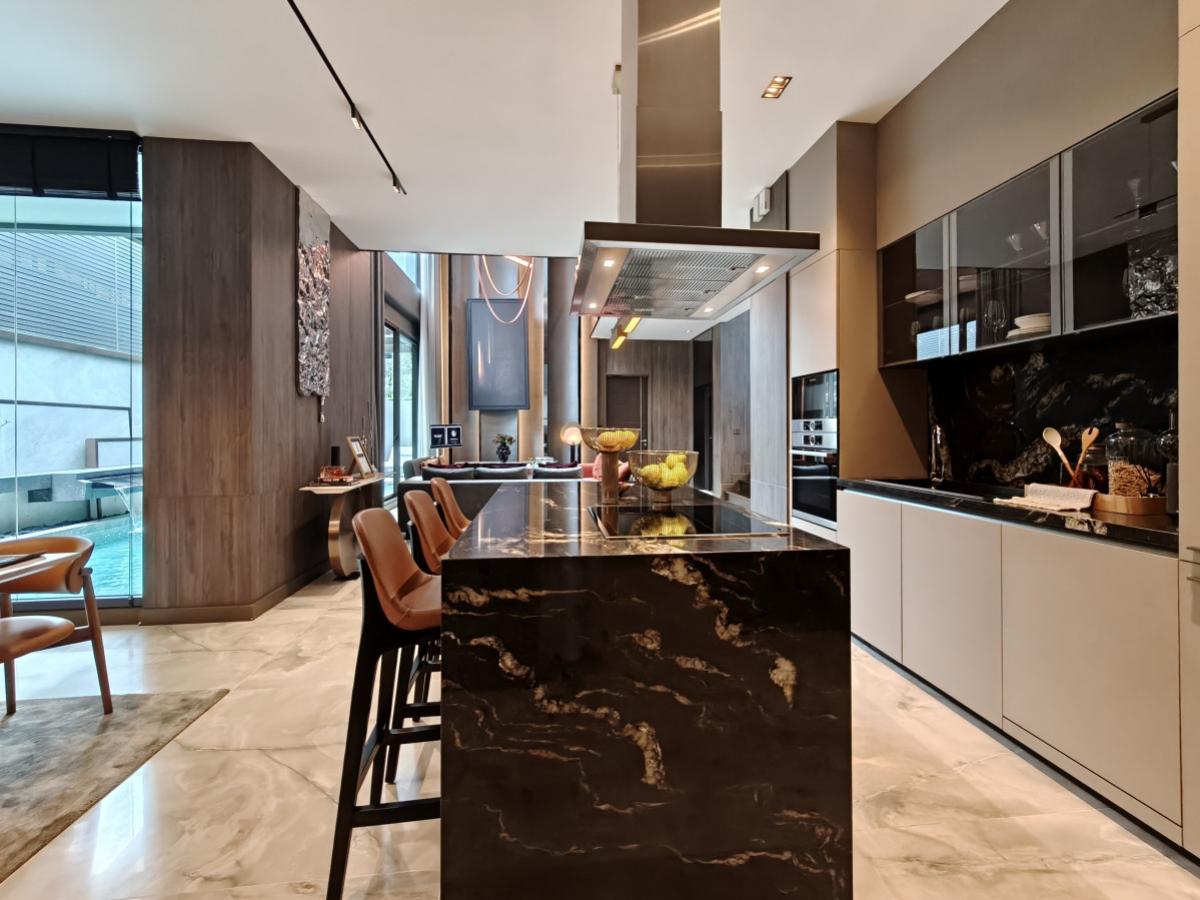 ขายบ้านเลียบทางด่วนรามอินทรา : ขายบ้าน  ไนน์ตี้ไฟว์ อีสต์วัน ห้องมุม หน้ากว้าง คลองจั่น เขต บางกะปิ กรุงเทพ CX-138970