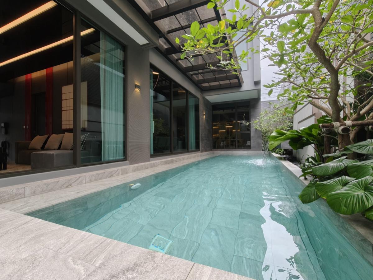 ขายบ้านเลียบทางด่วนรามอินทรา : ขายบ้าน  ไนน์ตี้ไฟว์ อีสต์วัน ห้องมุม หน้ากว้าง คลองจั่น เขต บางกะปิ กรุงเทพ CX-138970