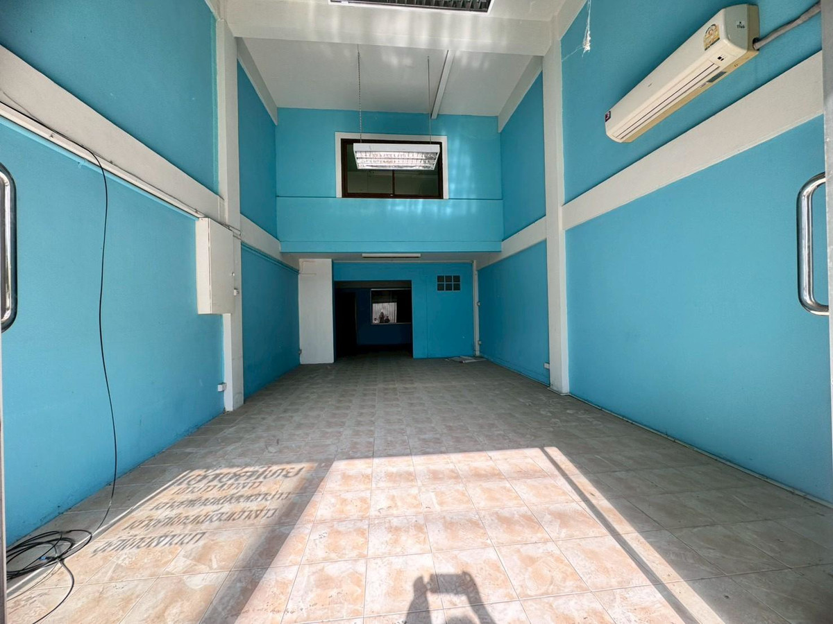 Shop HouseRamkhamhaeng, Hua Mak : Commercial building for sale/rent, Ramkhamhaeng 12, good location, near the Orange Line MRT station (N.1919)