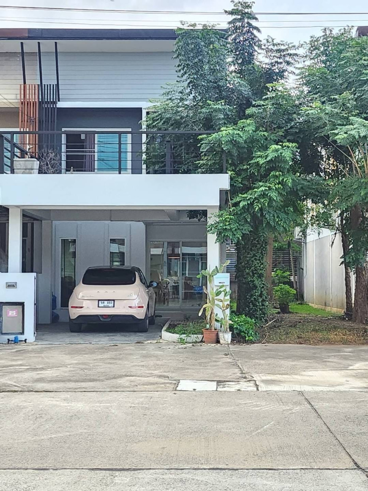 ทาวน์โฮมเชียงใหม่ : ทาวน์โฮม 2 ชั้น (อรสิริน 4 Ornsirin 4) หลังมุมซ้าย ติดสวนเล็กๆ บรรยากาศดี เงียบสงบ ใกล้ ม.แม่โจ้ เพียง 5 นาที