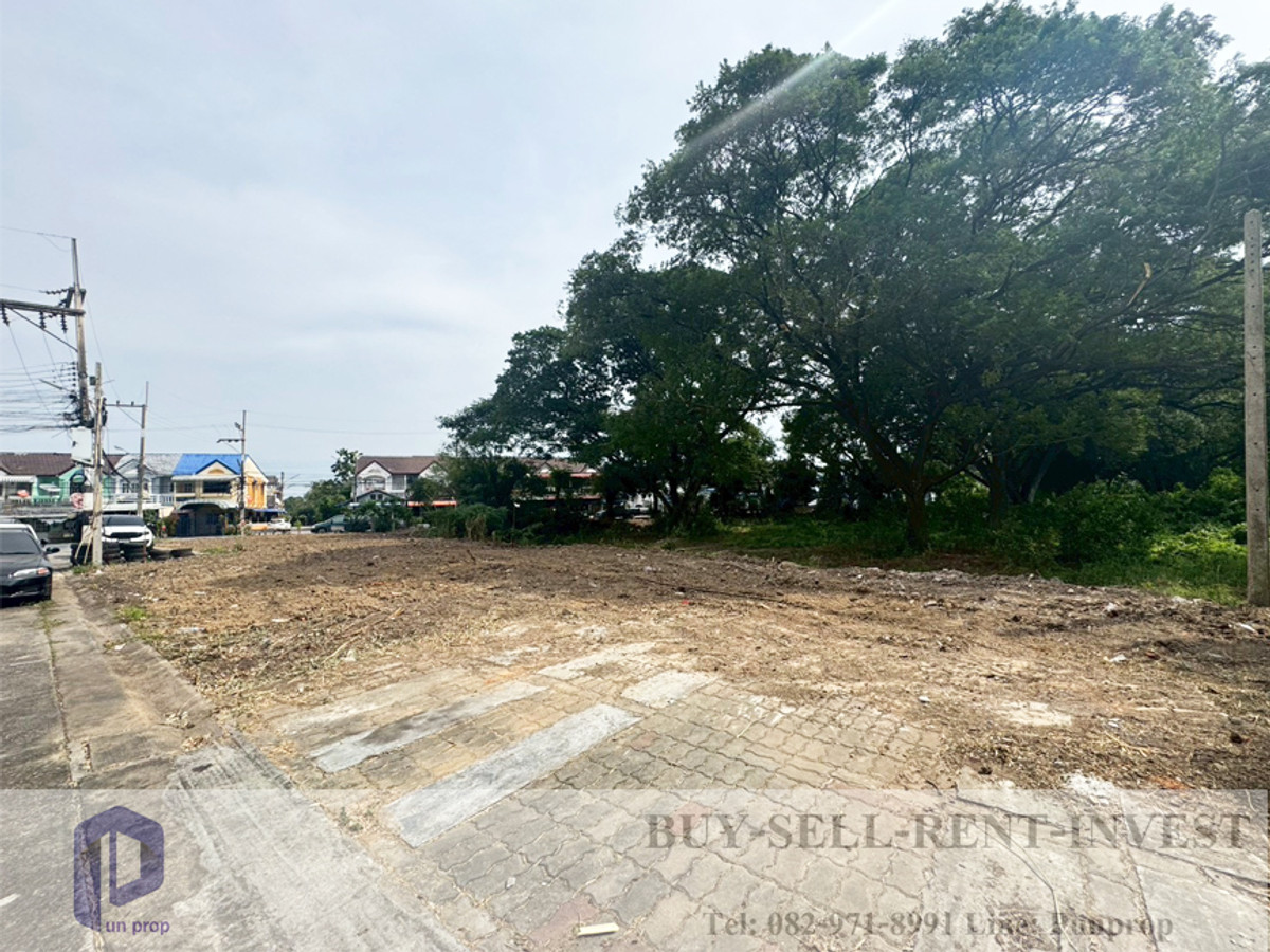 ขายที่ดินนครปฐม : ขายที่ดินเปล่า ถมแล้ว ตัวเมืองนครปฐม ใกล้พระปฐมเจดีย์ 130 ตรวา. ในโครงการชุมชนสระแก้ววิลล์ แกรนด์ วิลเลจ นครปฐม แปลงมุม เพียง 1.8 ล้าน