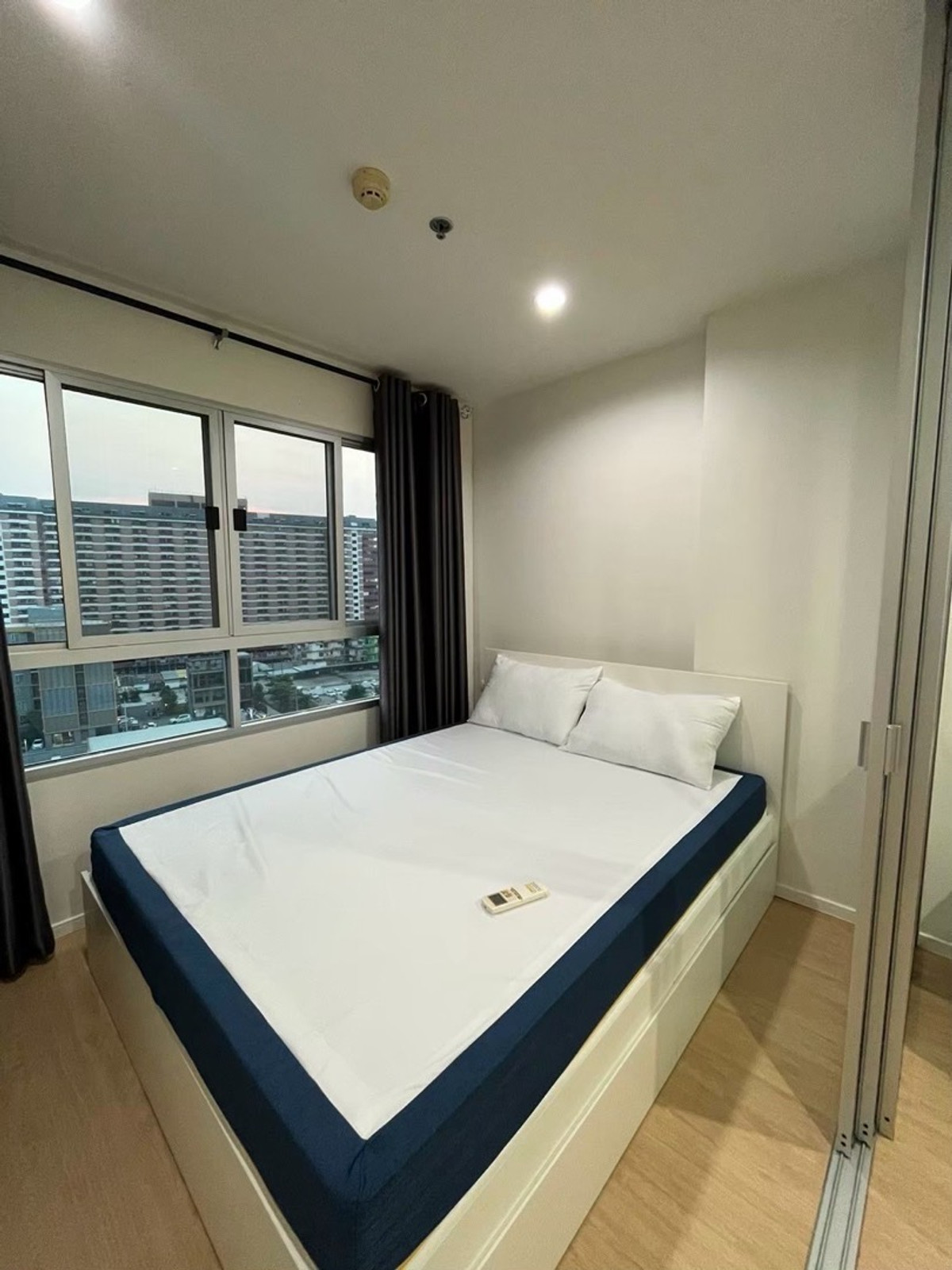 For RentCondoSeri Thai, Ramkhamhaeng Nida : Condo for rent, Lumpini Ville Ramkhamhaeng 60/2, Building C, 11th floor, room size 23 square meters, price: 7,500 baht.