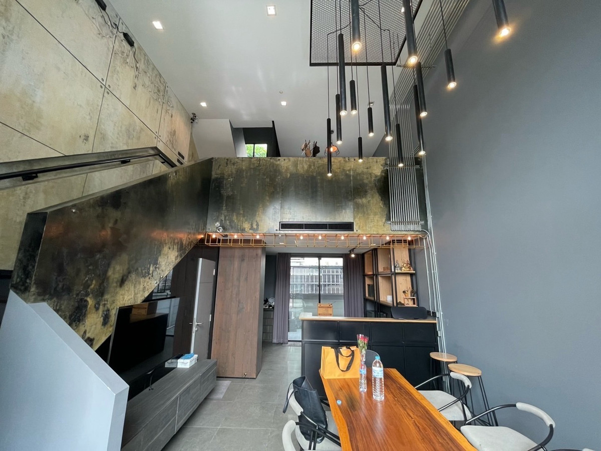 ขายทาวน์โฮมเกษตรศาสตร์ รัชโยธิน : ขาย บ้านกลางเมืองวิภาวดี  หลังมุม ไม่มีบ้านตรงข้าม หน้าสวน ซอยวิภาวดี 64 เเจ้งวัฒนะซอย 1 ใกล้ bts ราชภัฎพระนคร ม เกษตร ม ศรีปทุม เเละรถไฟฟ้าสายสีเเดง