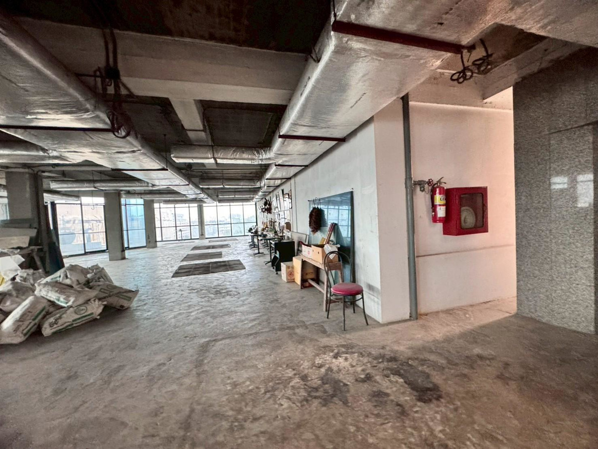 For RentOfficeRamkhamhaeng, Hua Mak : Office space for rent, 6th floor, beautiful open building, suitable for doing business. Next to Ramkhamhaeng Road (N.1924)