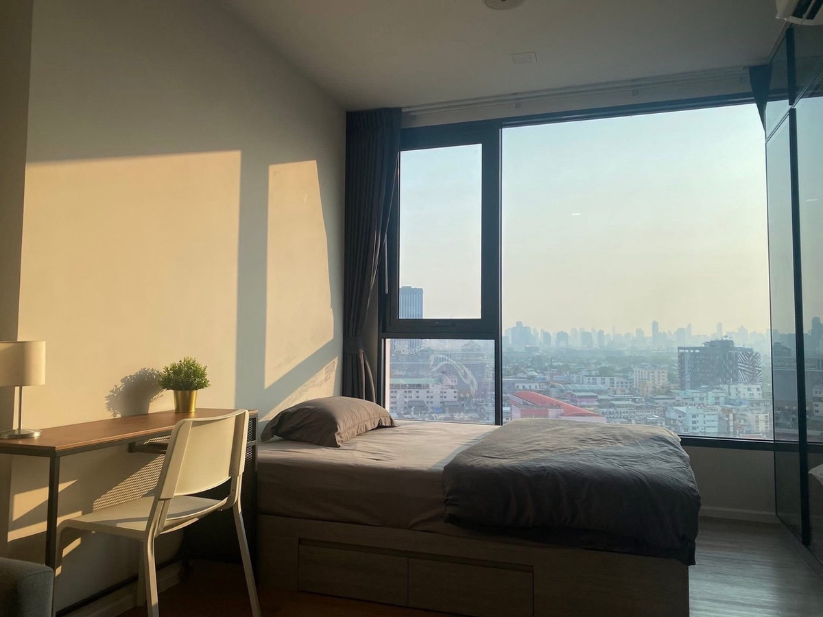 For RentCondoRamkhamhaeng, Hua Mak : For rent: Modiz Rhyme Ramkhamhaeng (Modiz Rhyme Ramkhamhaeng) Room size: 24 sq m Floor: 14 Price: 13,500 baht Nearby places: MRT Ramkhamhaeng