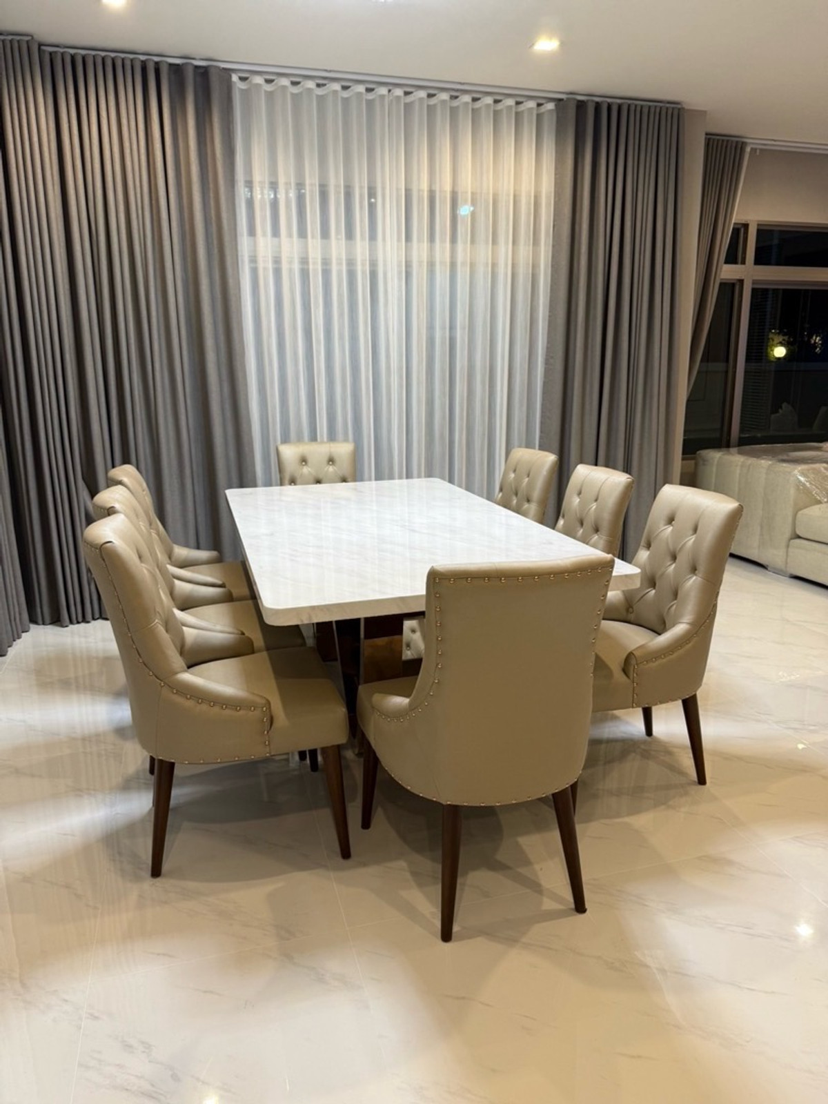 For RentHouseLadkrabang, Suwannaphum Airport : 📢👇Spacious Luxury Home for Rent . Easy access to Sukhumvit Road,expressways, and lifestyle hubs, surrounded by top international schools and community malls.