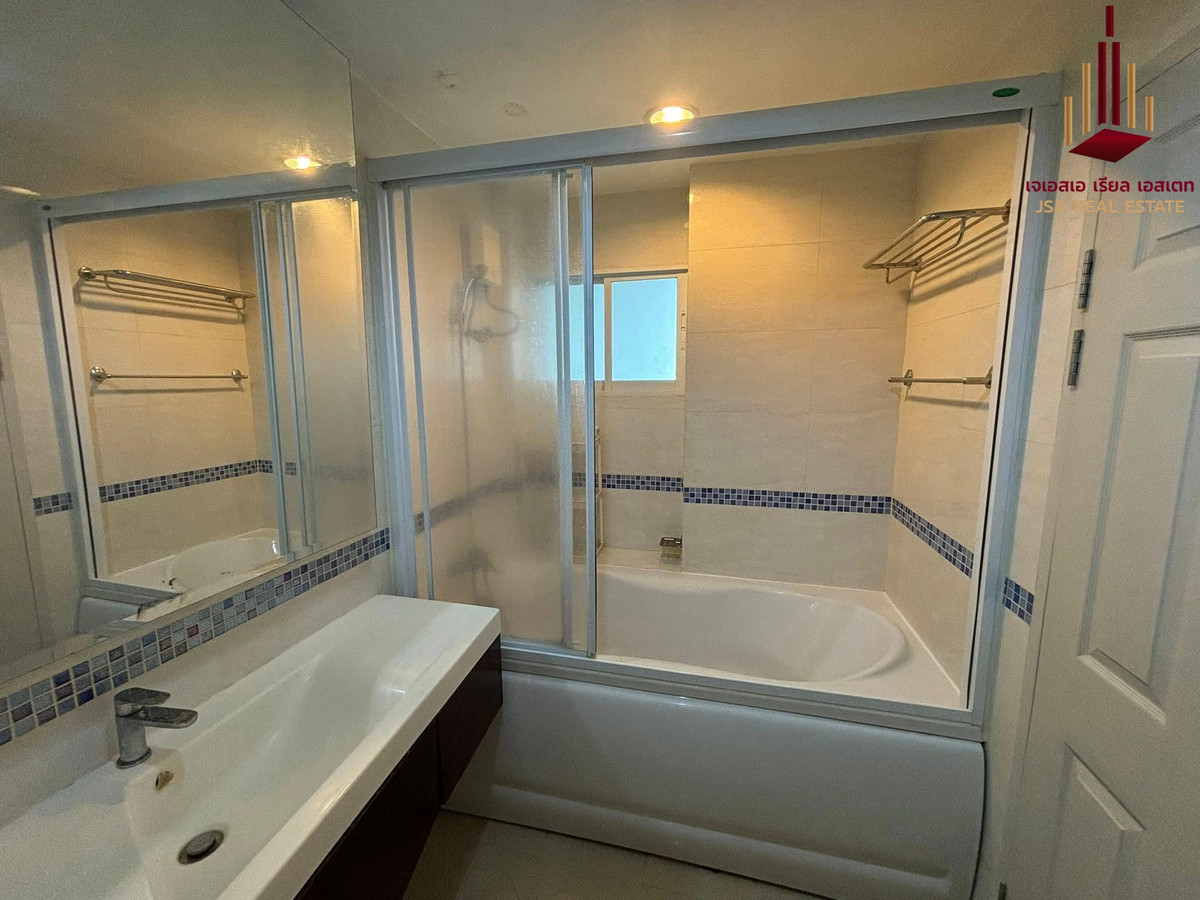 For RentCondoRatchadapisek, Huaikwang, Suttisan : ✨ For Rent: Life @ Ratchada - Suthisan Condo ✨ 💰 Only 18,500 THB/month