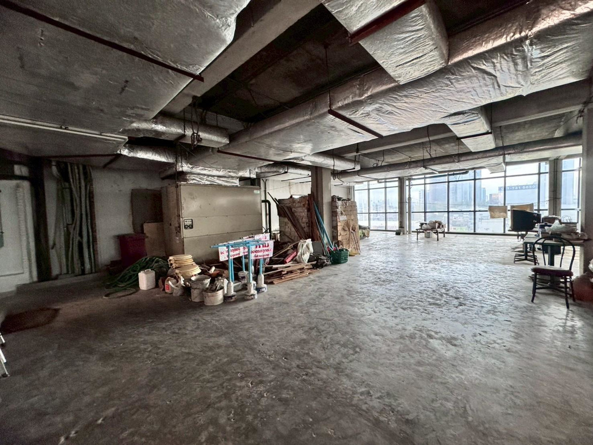 For RentOfficeRamkhamhaeng, Hua Mak : Office space for rent, 6th floor, beautiful open building, suitable for doing business. Next to Ramkhamhaeng Road (N.1924)