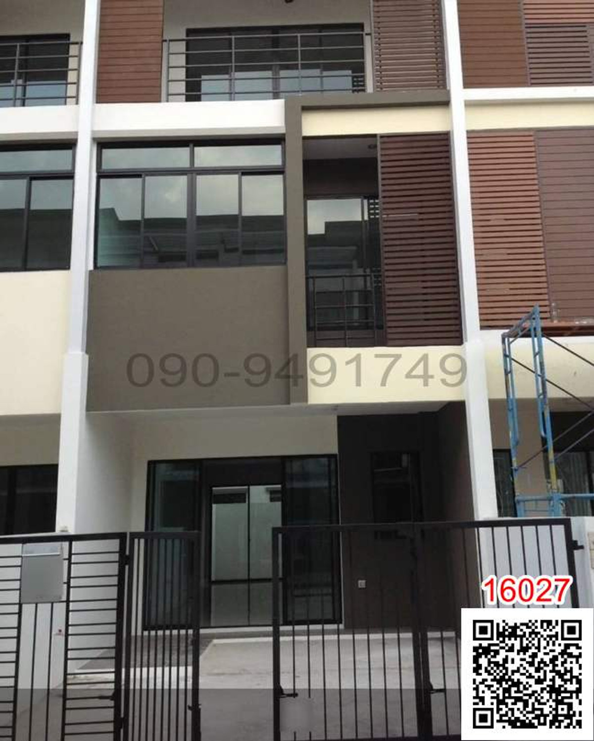 For RentTownhomeBang kae, Phetkasem : 3-story townhome for rent, Signature Village, Phetkasem 69, near Phetkasem Road and MRT Lak Song Station.