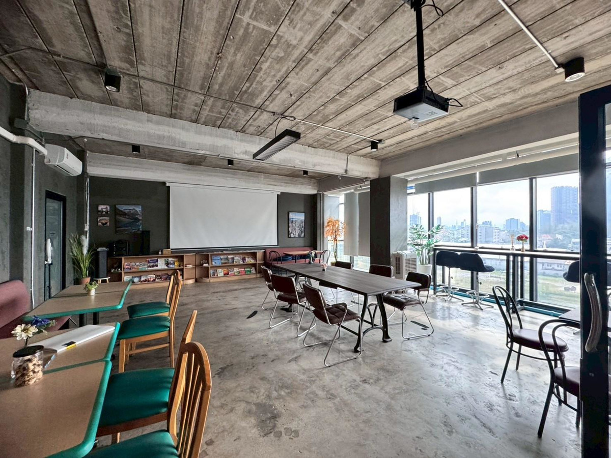 For RentOfficeRamkhamhaeng, Hua Mak : Office space for rent, 5th floor, beautiful open building, suitable for doing business. Next to Ramkhamhaeng Road (N.1923)