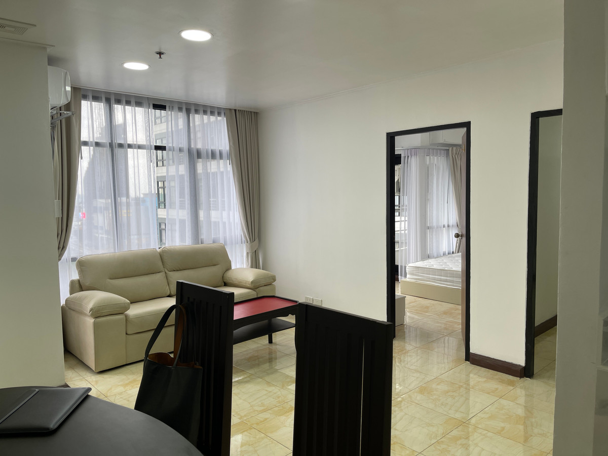 For RentCondoRatchathewi,Phayathai : Condo for rent, Phayathai Place, large room, 2 bedrooms, 2 bathrooms, newly renovated, near BTS Phaya Thai 100 meters.