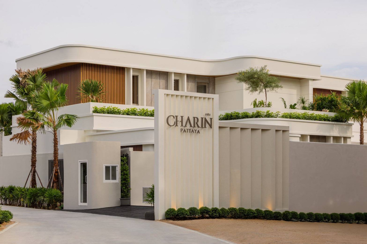 ขายพัทยา บางแสน ชลบุรี สัตหีบ : CHARIN PATTAYA บ้านเดี่ยวหรู 2 ชั้น พร้อมสระว่ายน้ำส่วนตัว ดีไซน์ทันสมัย พื้นที่กว้างขวาง ใช้วัสดุคุณภาพสูง เริ่มต้นที่ 29.9 ล้านบาท*