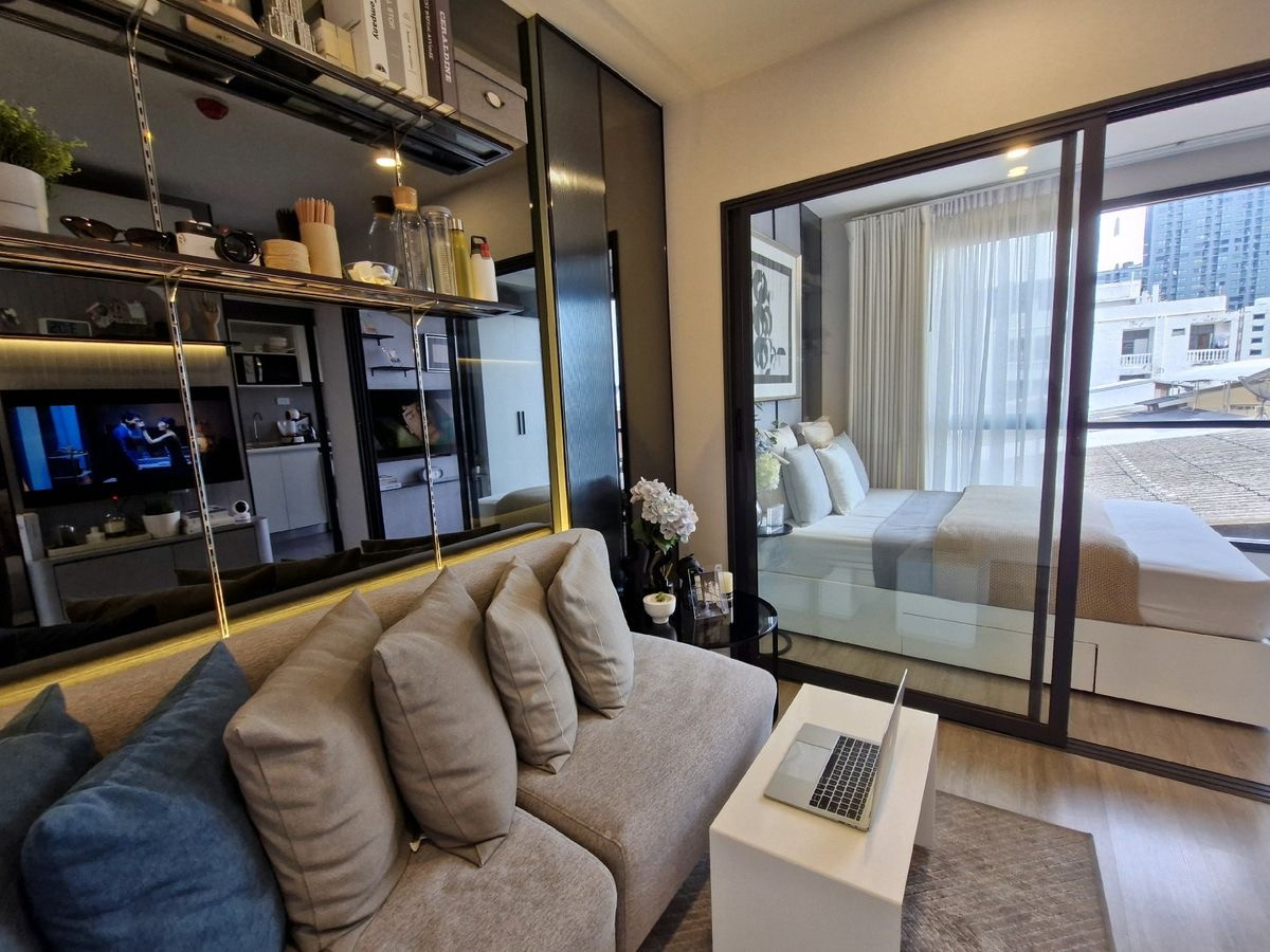 ขายคอนโดอ่อนนุช อุดมสุข : 🎯 ดีลสุดช็อก! ส่วนลดกว่า 710,000 บาท! 💸 Yield พุ่งสูง 6.2%*  ✨ คอนโดพร้อมอยู่ ใจกลางสุขุมวิท 89 ราคาเริ่มต้นแค่ 2 ล้านกว่า! 