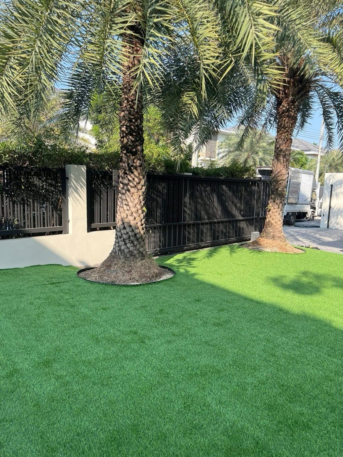 For RentHouseLadkrabang, Suwannaphum Airport : 📢👇Spacious Luxury Home for Rent . Easy access to Sukhumvit Road,expressways, and lifestyle hubs, surrounded by top international schools and community malls.