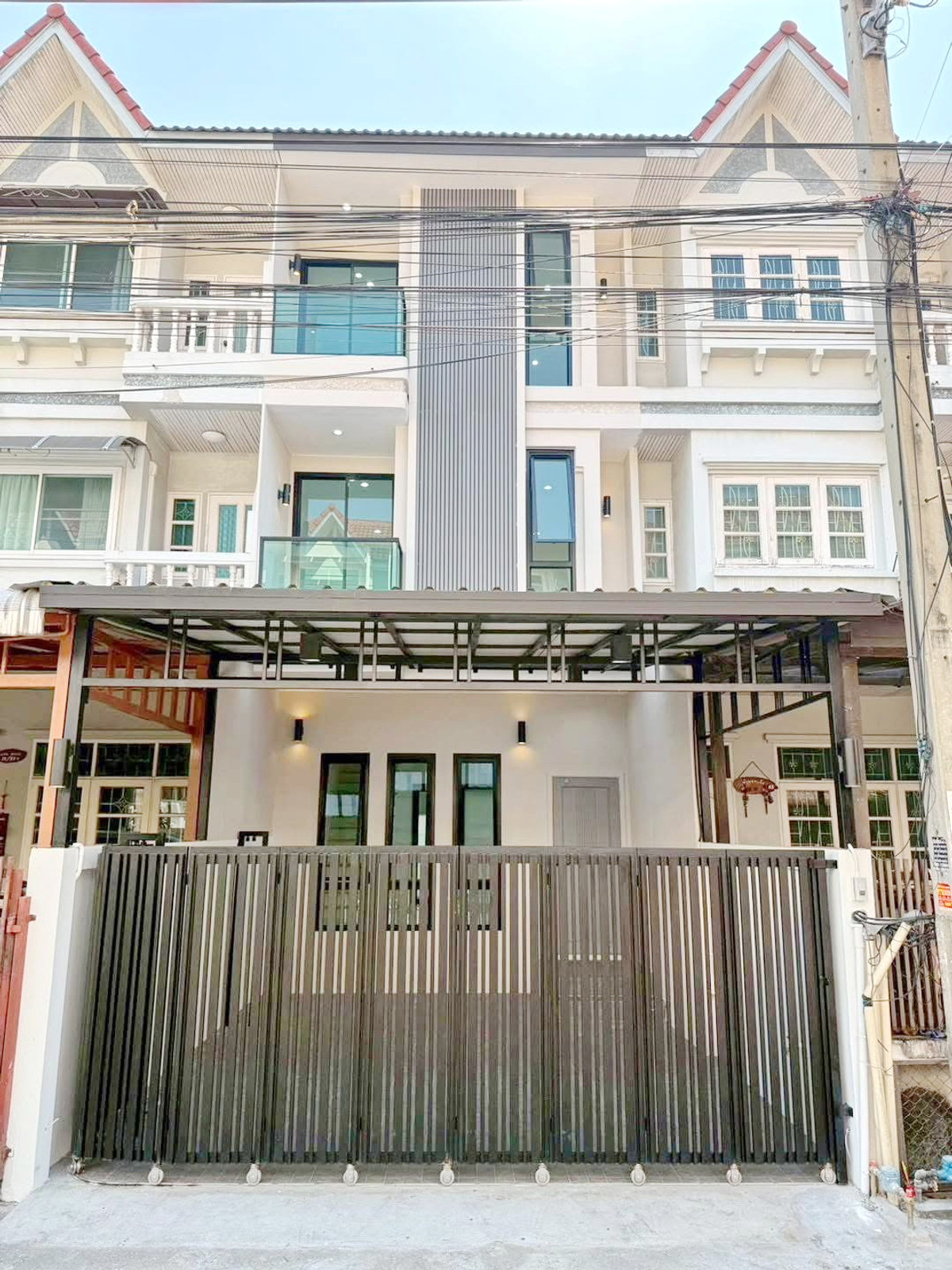 ขายทาวน์โฮมโชคชัย4 ลาดพร้าว71 : H0787♛ขาย ทาวน์เฮ้าส์ 4 ห้องนอน⚝นาคนิวาส♜ใกล้ เซ็นทรัล อีสต์วิลล์∞099-5919653,065-9423251▚Line@sureresidence