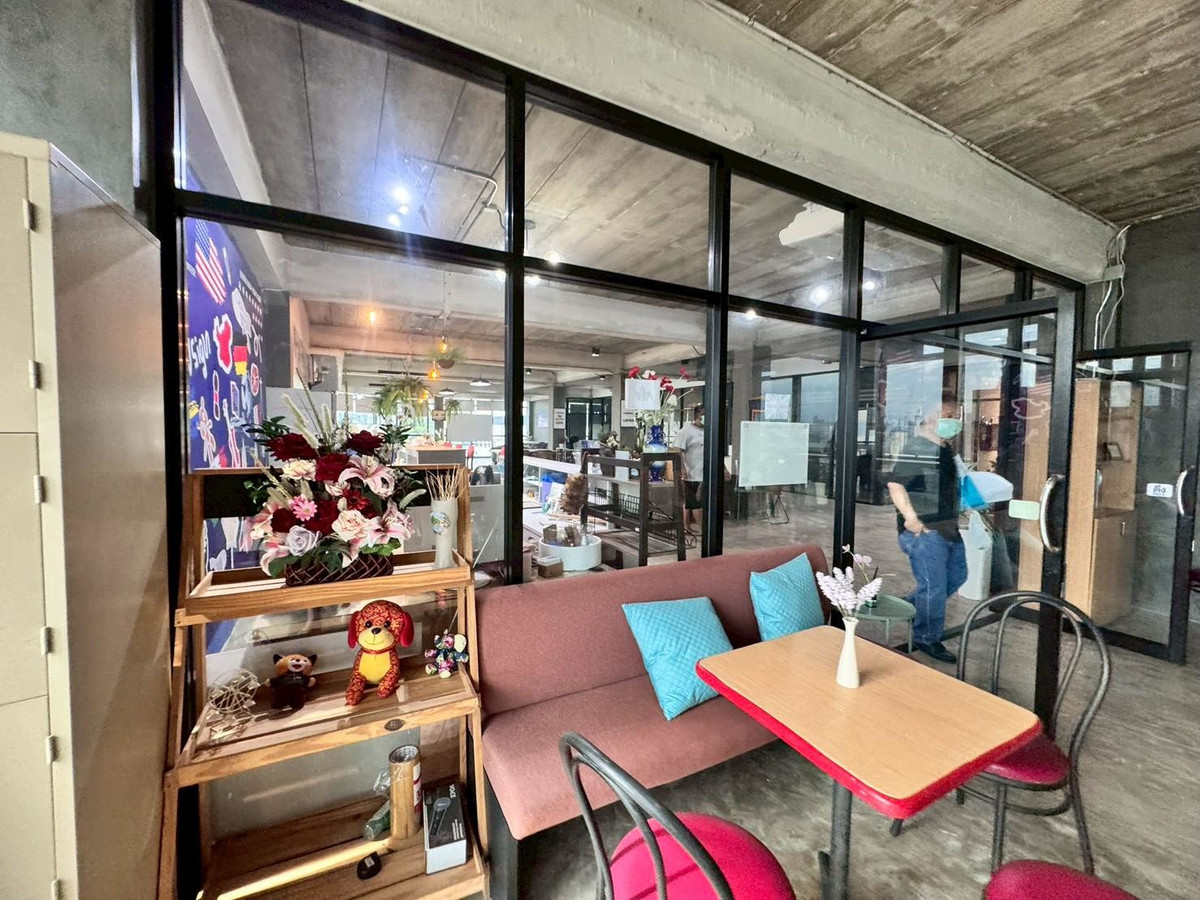 For RentOfficeRamkhamhaeng, Hua Mak : Office space for rent, 5th floor, beautiful open building, suitable for doing business. Next to Ramkhamhaeng Road (N.1923)