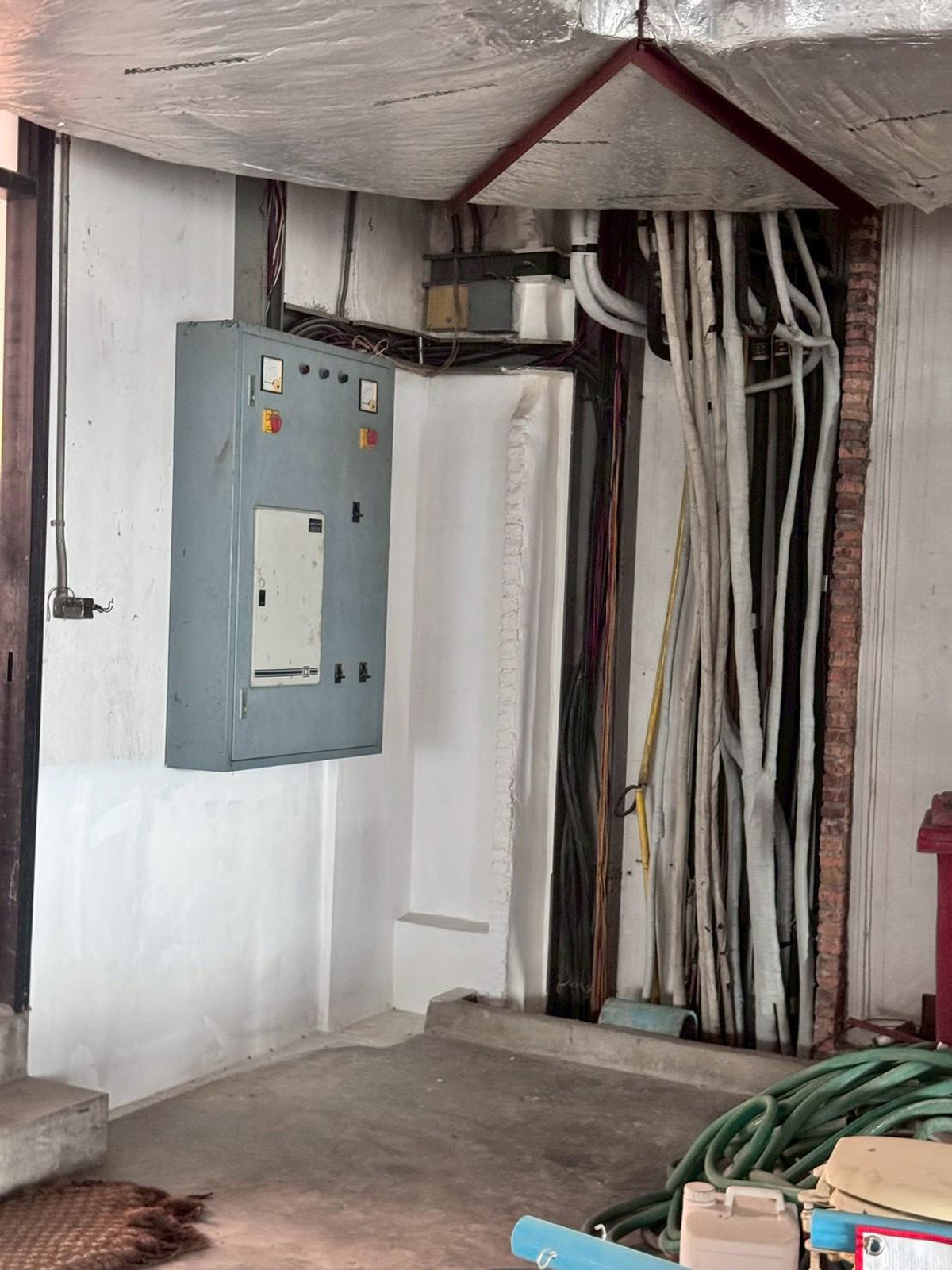 For RentOfficeRamkhamhaeng, Hua Mak : Office space for rent, 4th floor, beautiful open building, suitable for doing business. Next to Ramkhamhaeng Road (N.1922)