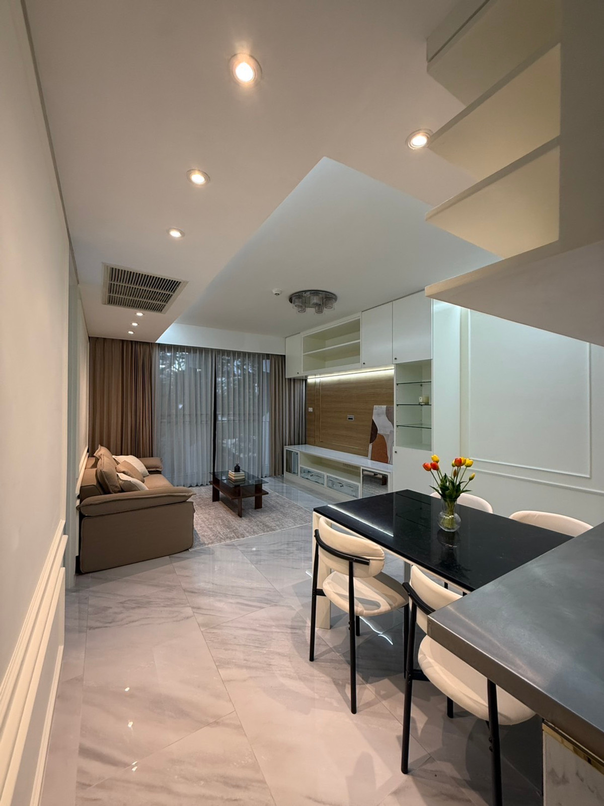 For RentCondoSukhumvit, Asoke, Thonglor : ✨ Luxury condo in the heart of Sukhumvit - Siamese Gioia (Sukhumvit 31). Drag your bags and move in right away! 💼✨