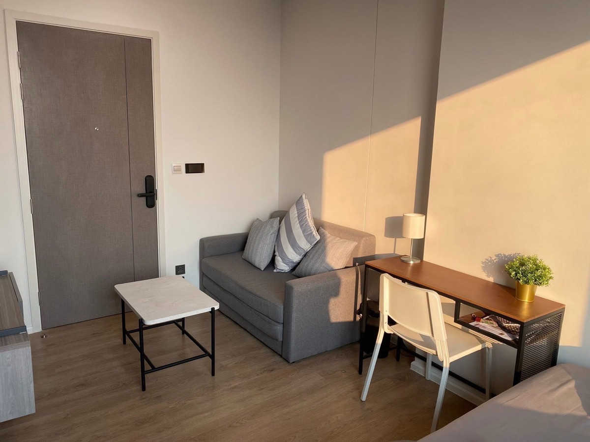 For RentCondoRamkhamhaeng, Hua Mak : For rent: Modiz Rhyme Ramkhamhaeng (Modiz Rhyme Ramkhamhaeng) Room size: 24 sq m Floor: 14 Price: 13,500 baht Nearby places: MRT Ramkhamhaeng