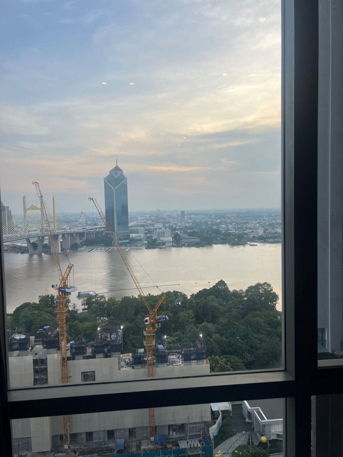 ให้เช่าคอนโดพระราม 3 สาธุประดิษฐ์ : Starview Rama3 ห้องและวิวสวยมาก วิวแม่น้ำ เฟอนิเจ้อครบ สอบถามนัดชมได้ครับ