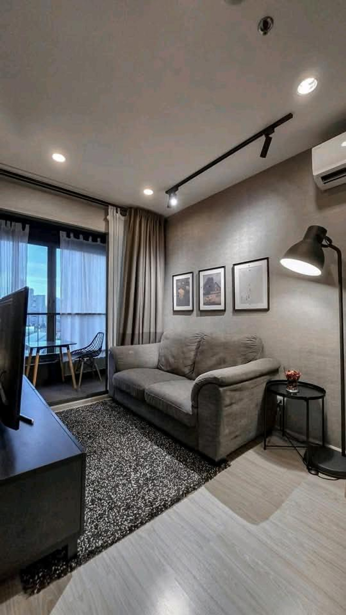 For RentCondoBangna, Bearing, Lasalle : Condo for rent 📍Ideo Mobi Sukhumvit Eastgate – next to BTS Bangna, a few steps away.