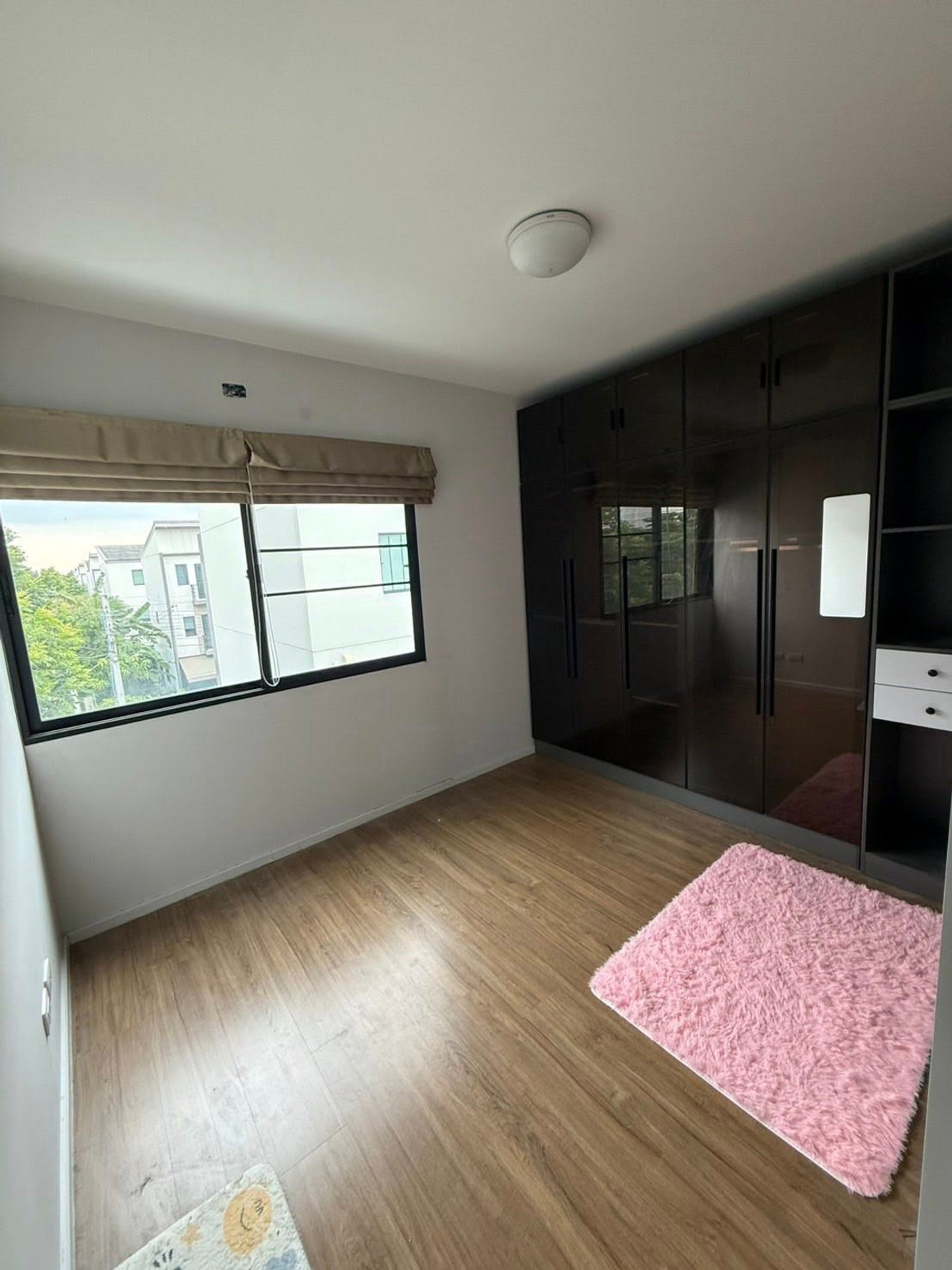 ให้เช่าทาวน์โฮมนวมินทร์ รามอินทรา : ทาวน์เฮ้าส์ให้เช่า 📍 Baan Klang Muang Ramintra-Watcharapol 📍 3 ห้องนอน 3 ห้องน้ำ เดินทางสะดวกใกล้ Fashion Island