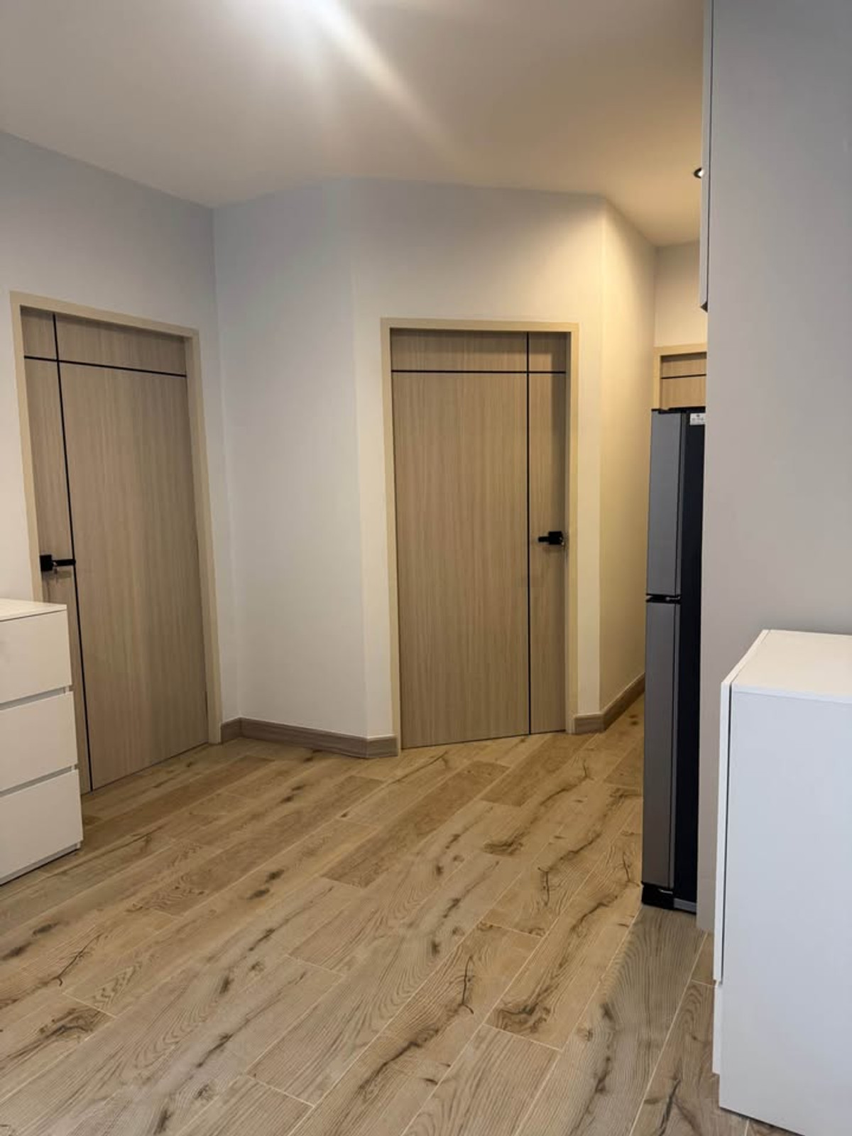 For RentCondoRatchathewi,Phayathai : 🔥 Hot🔥 NewRenovated Pathumwan Resort 2B2B60sqm. Just 25K/Month only call Ms.Angel(Aumi) 0658209572