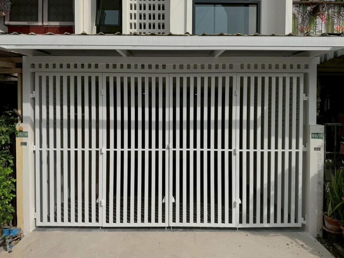 For SaleHouseKasetsart, Ratchayothin : 🎉 Hot! 💰 Ready-to-move-in home with a massive 700,000 THB discount! 🏡 Near BTS & Kasetsart University