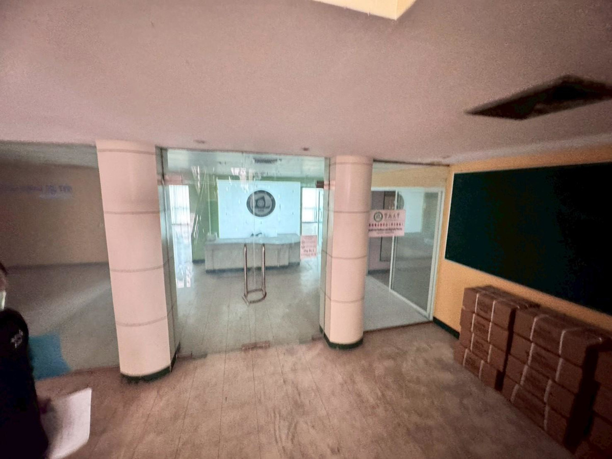 ให้เช่าสำนักงานรามคำแหง หัวหมาก : ให้เช่าพื้นที่สำนักงาน ชั้น 3 อาคารโล่งสวย เหมาะทำธุรกิจ ติดถนนรามคำแหง (N.1921)