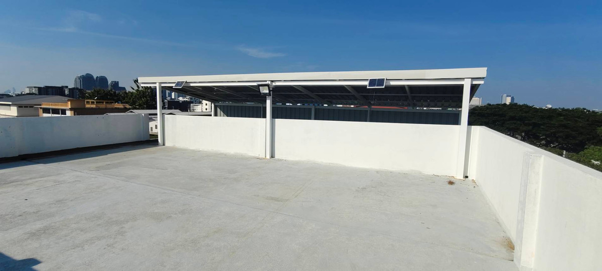 For RentOfficeBangna, Bearing, Lasalle : ✨Rent | Commercial building Bearing, 400 sqm, BTS Bearing, MRT Si Bearing Yellow Line, warehouse office, 3-phase electricity, epoxy flooring, e-commerce space, SME office, Bang Na area, BITEC nearby