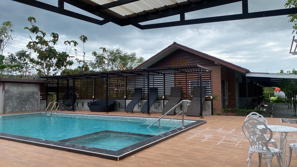 For SaleHotel&Apartment BusinessNakhon Nayok : 📢 Prime Investment Opportunity!Turnkey Resort Business with Vacation Home. Located in a high-potential tourism area, year-round pleasant weather, greenery, panoramic mountain views and a peaceful atmosphere, perfect for relaxation or simple living.