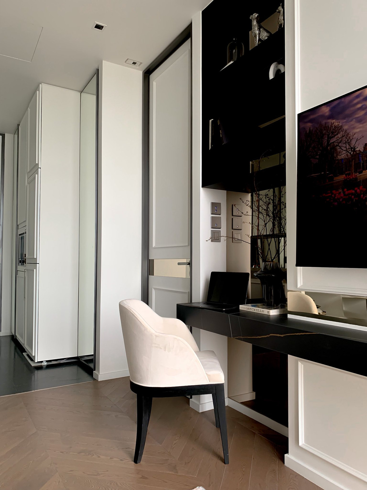 ให้เช่าคอนโดวิทยุ ชิดลม หลังสวน : ให้เช่า 📍 28 Chidlom 📍 เฟอร์นิเจอร์ และ เครื่องใช้ไฟฟ้าครบ ใกล้ BTS ชิดลม