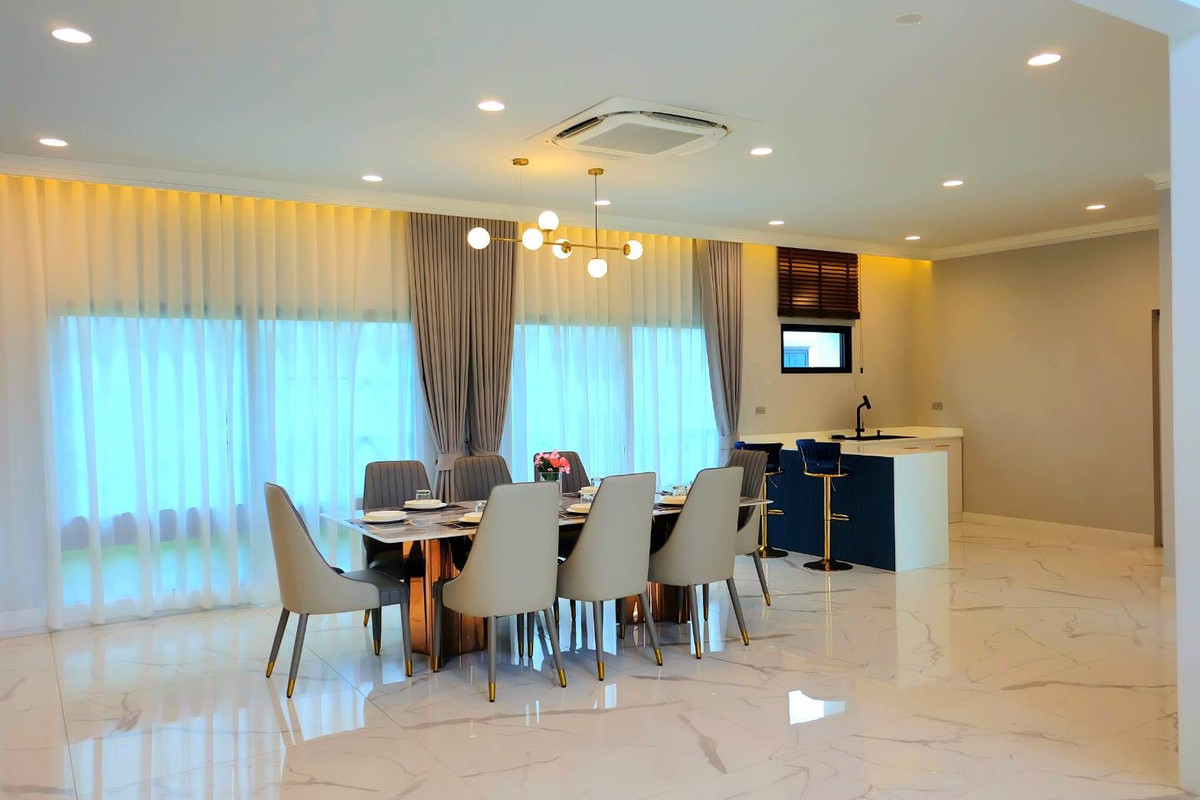 ให้เช่าบ้านลาดกระบัง สุวรรณภูมิ : บ้านเดี่ยวให้เช่า ✨ Setthasiri Bangna-Suvarnabhumi ✨ 5 ห้องนอน 6 ห้องน้ำ เฟอร์นิเจอร์ และ เครื่องใช้ไฟฟ้าครบ 