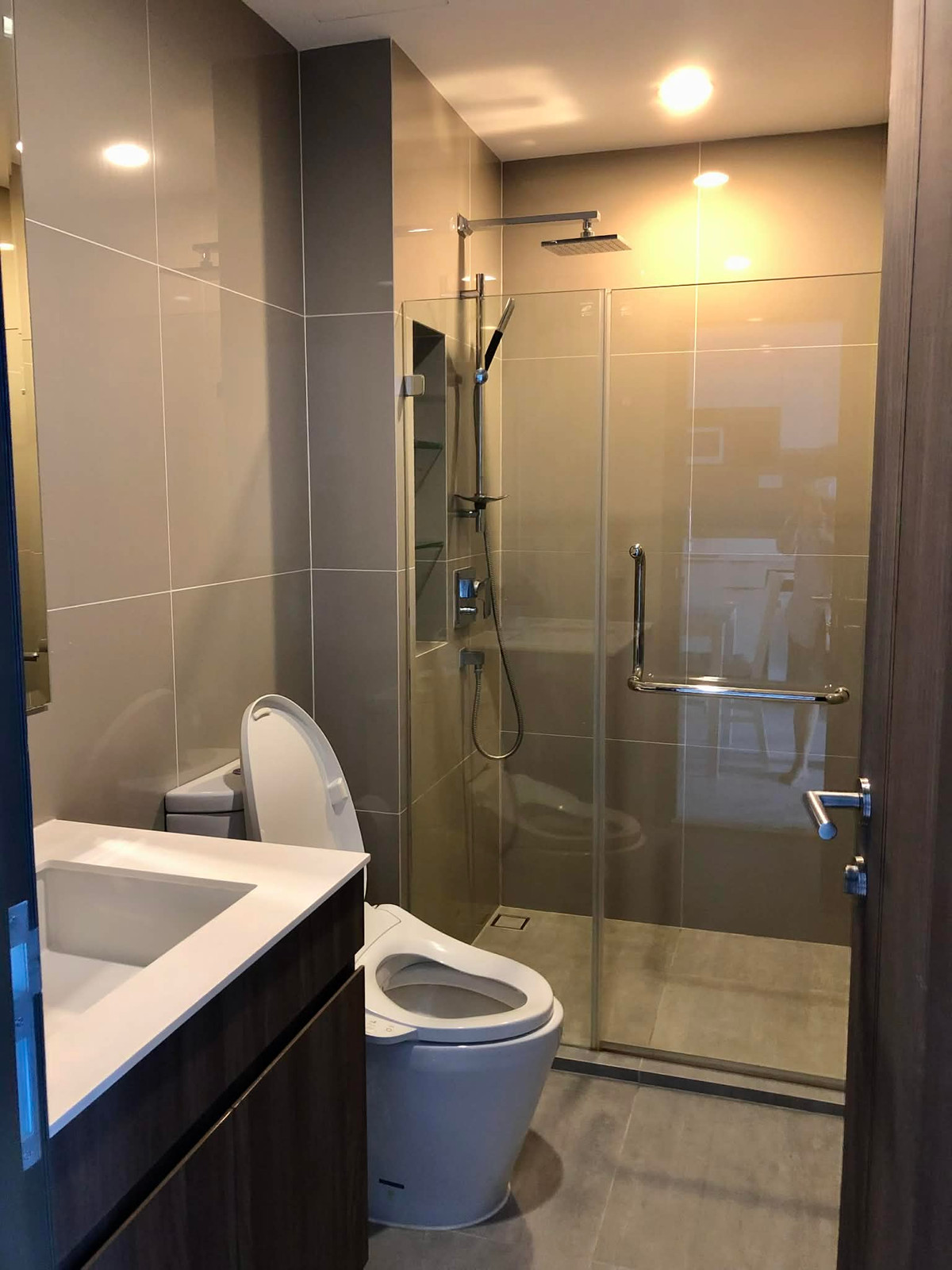 ให้เช่าคอนโดพระราม 9 เพชรบุรีตัดใหม่ RCA : คอนโดIdeo Mobi Asoke  ใกล้ มศว ประสานมิตร