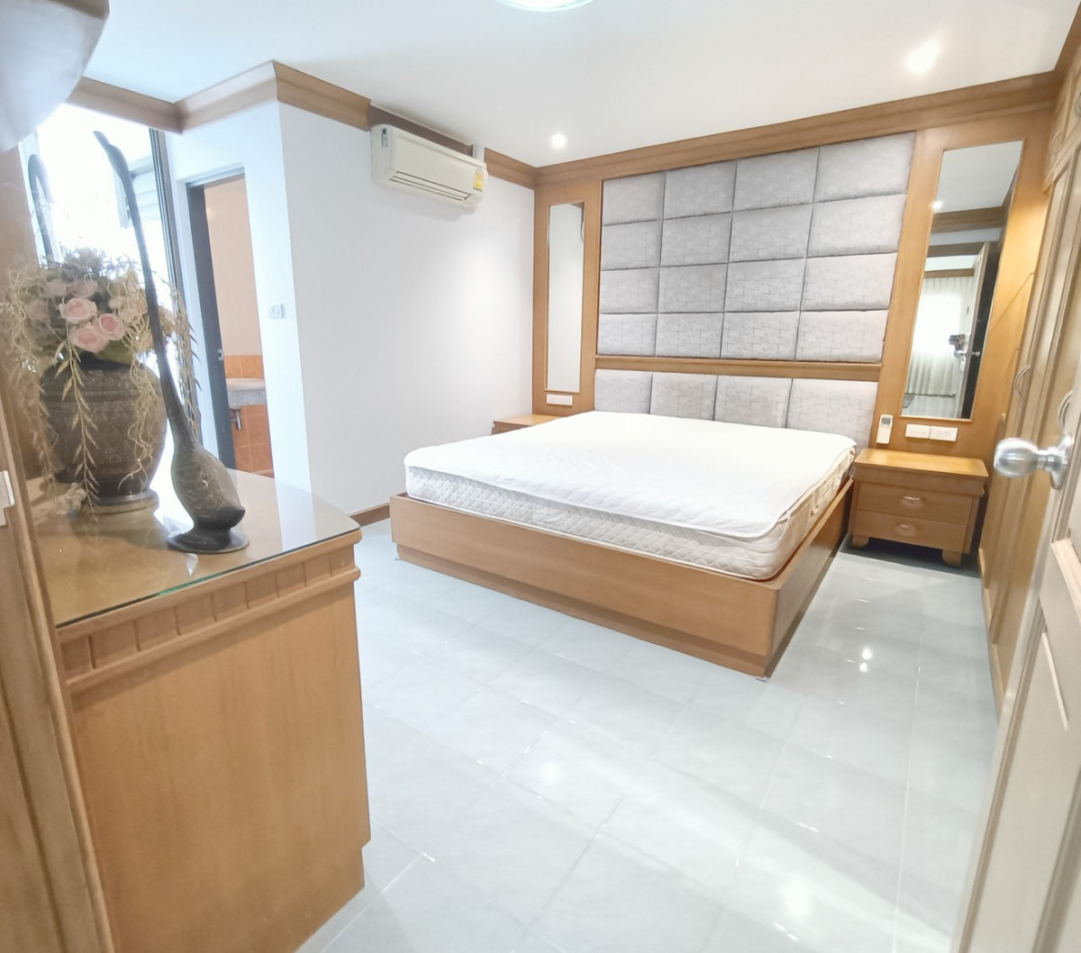 For SaleCondoRatchadapisek, Huaikwang, Suttisan : For sale Ratchada City Condo, beautiful room, good price, convenient travel, near MRT Huai Khwang.