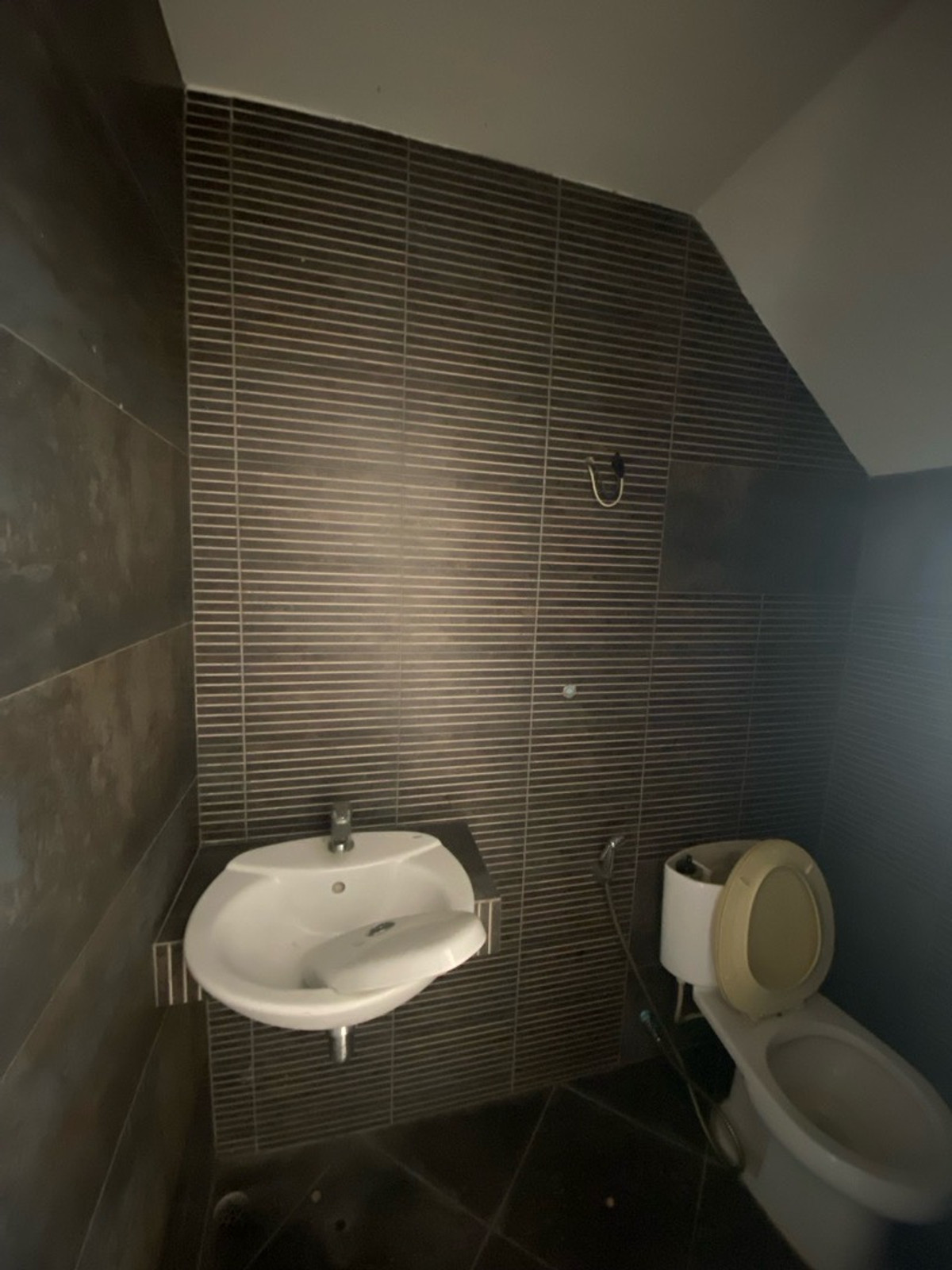 ขายทาวน์โฮมลาดพร้าว เซ็นทรัลลาดพร้าว : ขายด่วนครับ! ทาวน์โฮม4ชั้น 5นอน,5น้ำModern Luxury Town Home ลาดพร้าว-แยกรัชดา ใกล้สถานีรถไฟฟ้า&รถไฟฟ้าใต้ดิน( เหมาะทั้งพักอาศัย&ทำธุรกิจ )ทำเลชั้นในของกรุงเทพ-ย่านธุระกิจ การเดินทางสะดวก ใกล้ทางด่วน เดินทางเข้าใจกลางเมืองเอกมัย ทองหล่อ สุขุมวิ