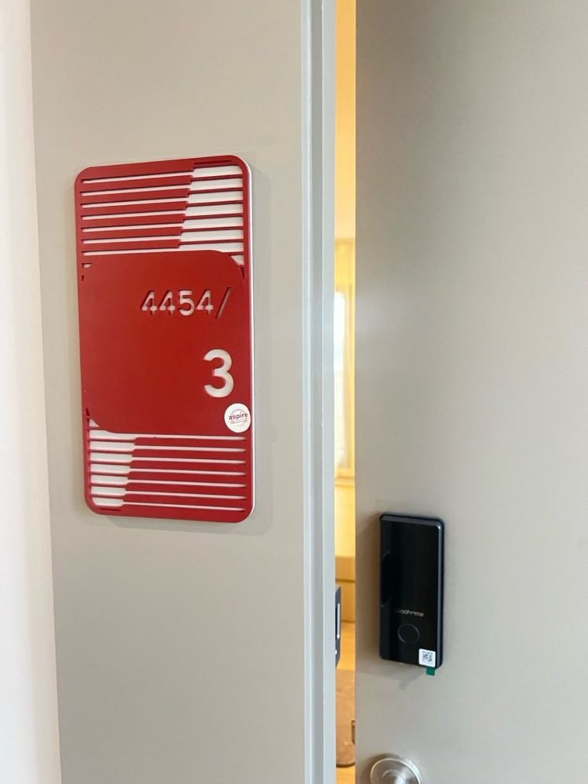 ให้เช่าคอนโดคลองเตย กล้วยน้ำไท : ให้เช่าคอนโด แอสปาย สุขุมวิท–พระราม 4 ห้องมุม ชั้น 8 ใกล้รถไฟฟ้า BTS พระโขนง