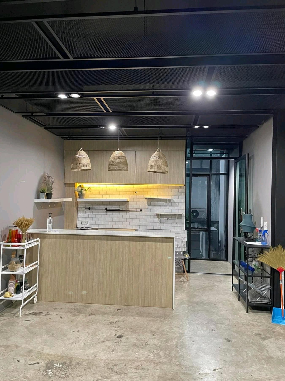 For RentOfficeBangna, Bearing, Lasalle : Office Building for Rent – Lasalle / Sukhumvit 105