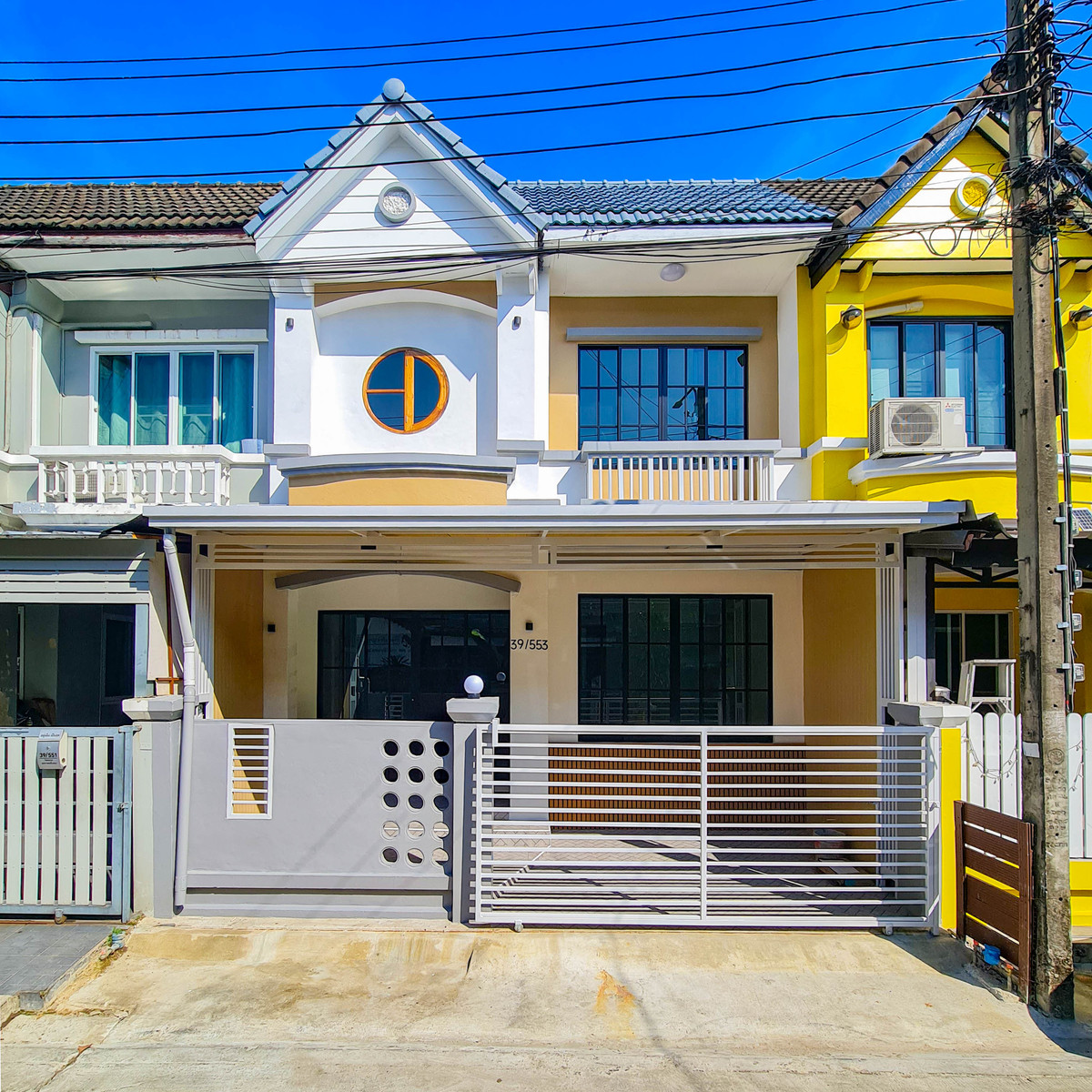 For SaleTownhomeNawamin, Ramindra : Townhouse for sale, 2 floors, 4 bedrooms, has a bedroom on the ground floor, Busarin Village, Phraya Suren Road 40, Ramintra 109, newly renovated, ready to move in.